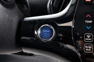 Лифтбек Toyota Prius Prime 2019 года, 2989000 рублей, Пермь