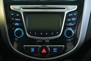 Седан Hyundai Solaris 2011 года, 959000 рублей, Омск