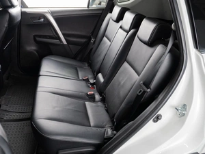 Внедорожник Toyota RAV4 2015 года, 2320000 рублей, Тюмень