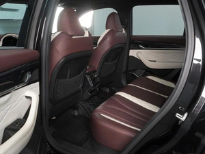 Внедорожник Geely Monjaro 2023 года, 3050000 рублей, Красный Пахарь