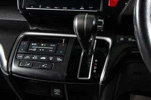Минивэн Honda Stepwgn Spada 2019 года, 2499000 рублей, Сургут