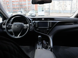 Седан Toyota Camry 2018 года, 2900000 рублей, Железногорск