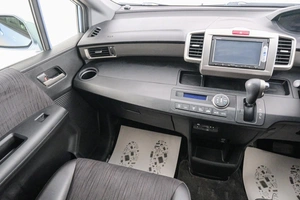 Минивэн Honda Freed 2014 года, 1049000 рублей, Красноярск