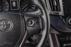 Внедорожник Toyota RAV4 2017 года, 2589000 рублей, Челябинск