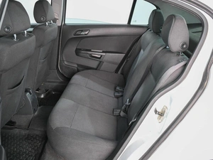 Седан Opel Astra 2012 года, 670000 рублей, Аксай