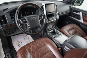 Внедорожник Toyota Land Cruiser 2017 года, 6349000 рублей, Красноярск