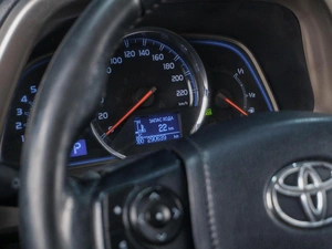 Внедорожник Toyota RAV4 2012 года, 1999000 рублей, Сургут