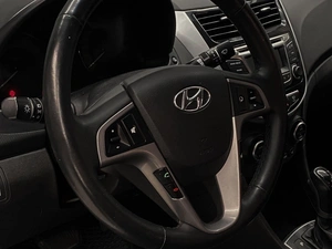 Седан Hyundai Solaris 2015 года, 920000 рублей, Красноярск