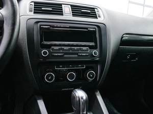 Седан Volkswagen Jetta 2012 года, 1089000 рублей, Красноярск