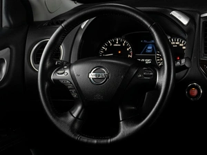 Внедорожник Nissan Pathfinder 2015 года, 1699000 рублей, Тюмень