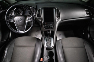 Хетчбэк Opel Astra 2011 года, 619000 рублей, Сургут