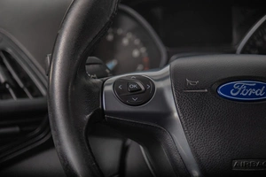 Внедорожник Ford Kuga 2014 года, 1349000 рублей, Томск