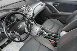 Седан Hyundai Elantra 2012 года, 839000 рублей, Тюмень