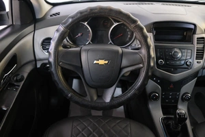 Седан Chevrolet Cruze 2012 года, 609000 рублей, Омск