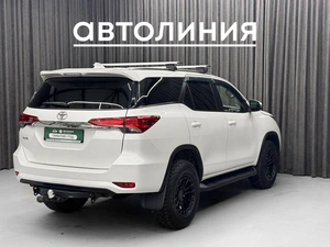 Внедорожник Toyota Fortuner 2017 года, 3000000 рублей, Красноярск