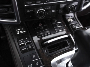 Внедорожник Porsche Cayenne 2015 года, 3849000 рублей, Саратов