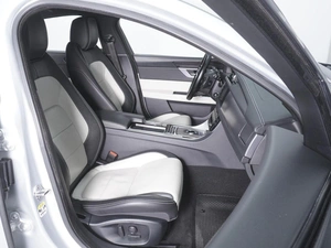 Седан Jaguar XF 2017 года, 2099000 рублей, Ростов-на-Дону