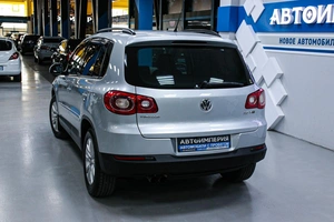 Внедорожник Volkswagen Tiguan 2010 года, 968000 рублей, Солонцы