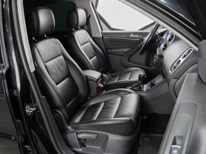 Внедорожник Volkswagen Tiguan 2012 года, 1299000 рублей, Тюмень