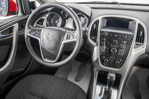 Хетчбэк Opel Astra 2012 года, 649000 рублей, Барнаул