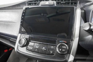 Универсал Toyota Corolla Fielder 2019 года, 1419000 рублей, Барнаул