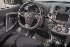 Внедорожник Toyota RAV4 2010 года, 1649000 рублей, Томск