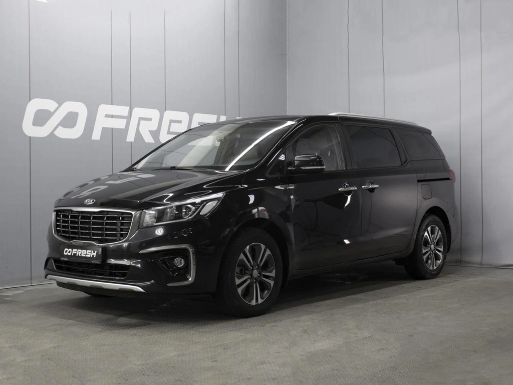 Минивэн Kia Carnival 2018 года, 2300000 рублей, Омск