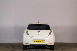 Хетчбэк Nissan Leaf 2014 года, 679000 рублей, Тюмень