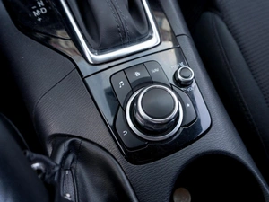 Седан Mazda 3 2018 года, 1549000 рублей, Саратов