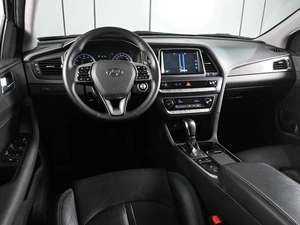 Седан Hyundai Sonata 2018 года, 2079000 рублей, Аксай