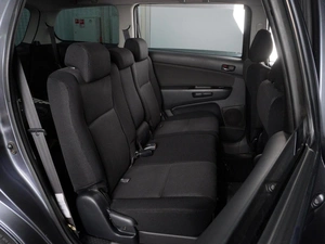 Минивэн Toyota Wish 2005 года, 850000 рублей, Красный Пахарь