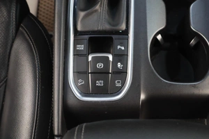 Внедорожник Hyundai Santa Fe 2018 года, 2899000 рублей, Челябинск