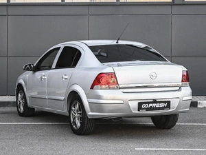 Седан Opel Astra 2008 года, 639000 рублей, Кирилловка