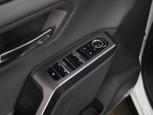 Внедорожник Toyota RAV4 2025 года, 4890000 рублей, Омск