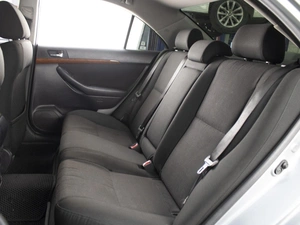 Седан Toyota Avensis 2007 года, 960000 рублей, Омск