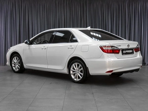 Седан Toyota Camry 2017 года, 2139000 рублей, Тюмень