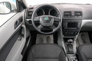 Внедорожник Skoda Yeti 2011 года, 959000 рублей, Красноярск