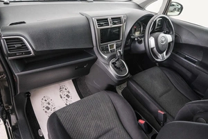 Хетчбэк Toyota Ractis 2011 года, 899000 рублей, Красноярск