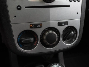 Хетчбэк Opel Corsa 2013 года, 499000 рублей, Тюмень