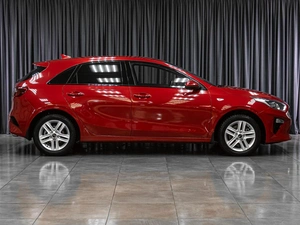 Хетчбэк Kia Ceed 2018 года, 1909000 рублей, Тюмень