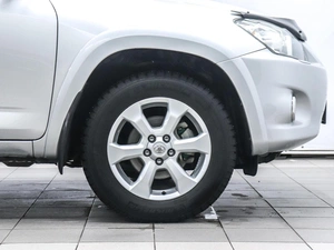 Внедорожник Toyota RAV4 2011 года, 1750000 рублей, Красноярск