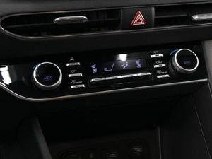 Седан Hyundai Sonata 2023 года, 3700000 рублей, Омск