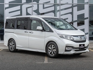 Минивэн Honda Stepwgn Spada 2017 года, 2070000 рублей, Краснодар