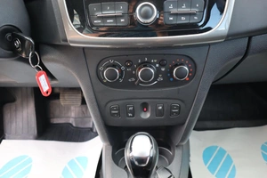 Седан Renault Logan 2020 года, 920000 рублей, Мирное