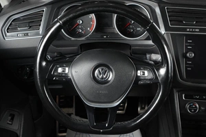 Внедорожник Volkswagen Tiguan 2018 года, 2999000 рублей, Тюмень