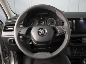 Лифтбек Skoda Rapid 2021 года, 1630000 рублей, Омск