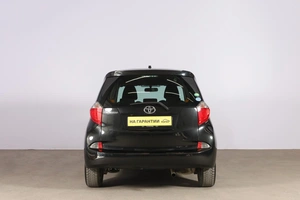 Хетчбэк Toyota Ractis 2012 года, 1249000 рублей, Новосибирск