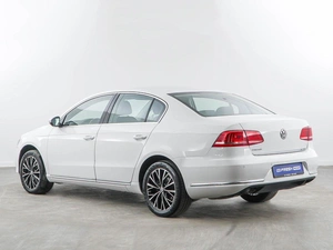 Седан Volkswagen Passat 2012 года, 1350050 рублей, Москва