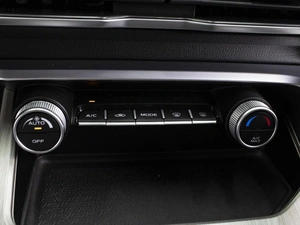 Внедорожник Geely Coolray 2023 года, 1890000 рублей, Омск
