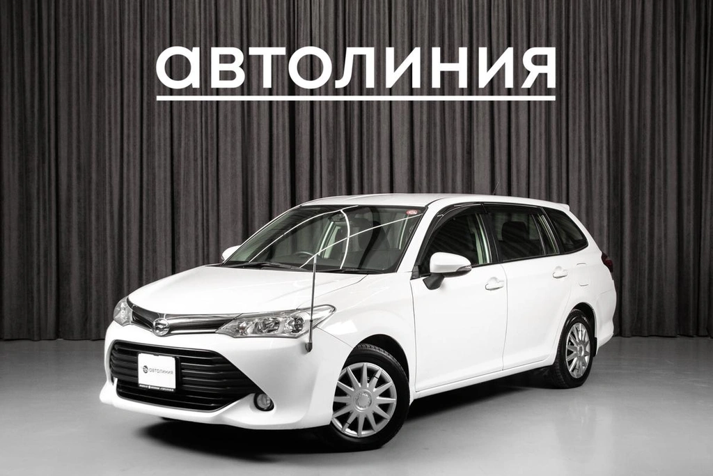 Универсал Toyota Corolla Fielder 2017 года, 1125000 рублей, Красноярск